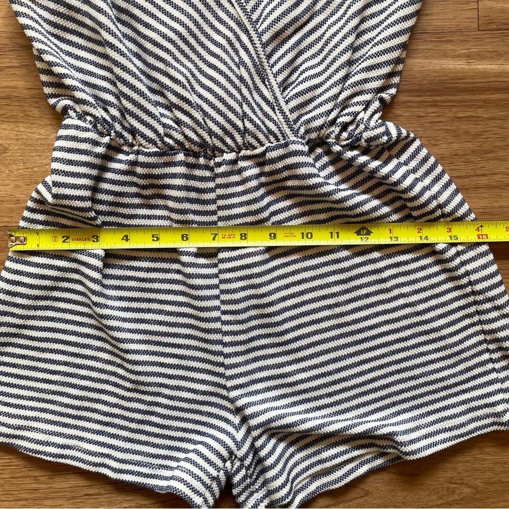Ginger G Black and White Striped Jumpsuit Romper Medium Summercore Beach Casual - Picture 6 of 8